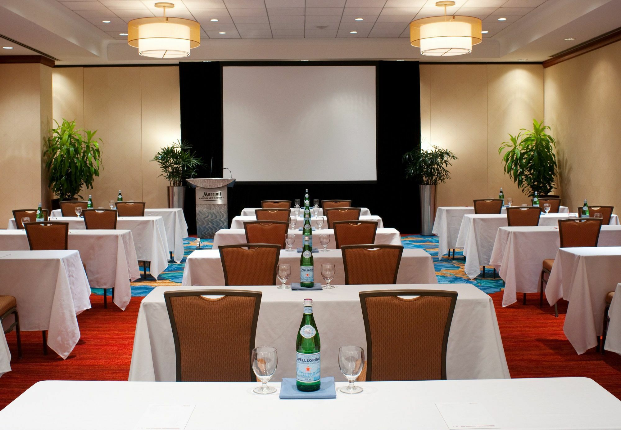 Vancouver Airport Marriott Hotel 4*