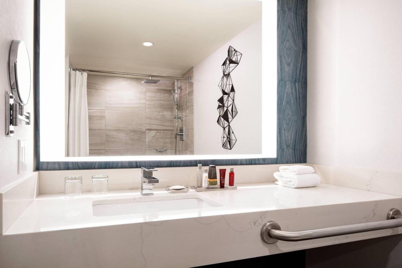 Vancouver Airport Marriott Hotel 4*